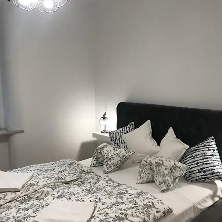 Apartman Stare Miasto Swietojerska 12 Varsó