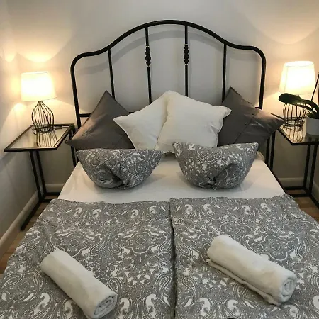 Apartman Stare Miasto Swietojerska 12 Varsó