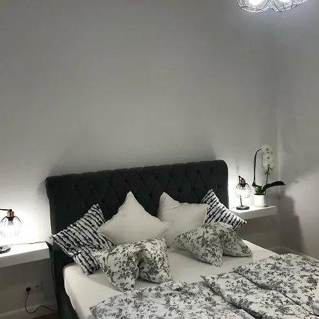 Stare Miasto Swietojerska 12 Daire Varşova