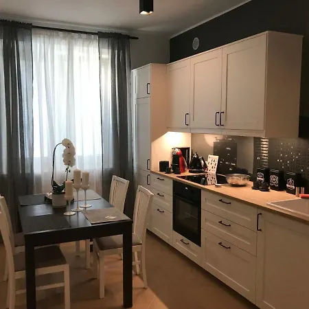 Stare Miasto Swietojerska 12 * Varşova